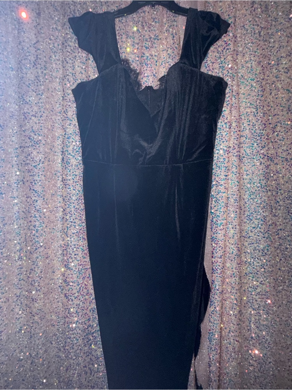 Black Velvet Baudelaire Wiggle - Elegant Women's Evening Dress